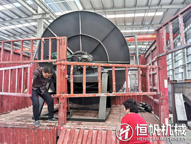 “比翼雙飛”恒帆機(jī)械有機(jī)肥圓盤造粒機(jī)設(shè)備發(fā)往大連與山西(圖1) 大連圓盤造粒機(jī)