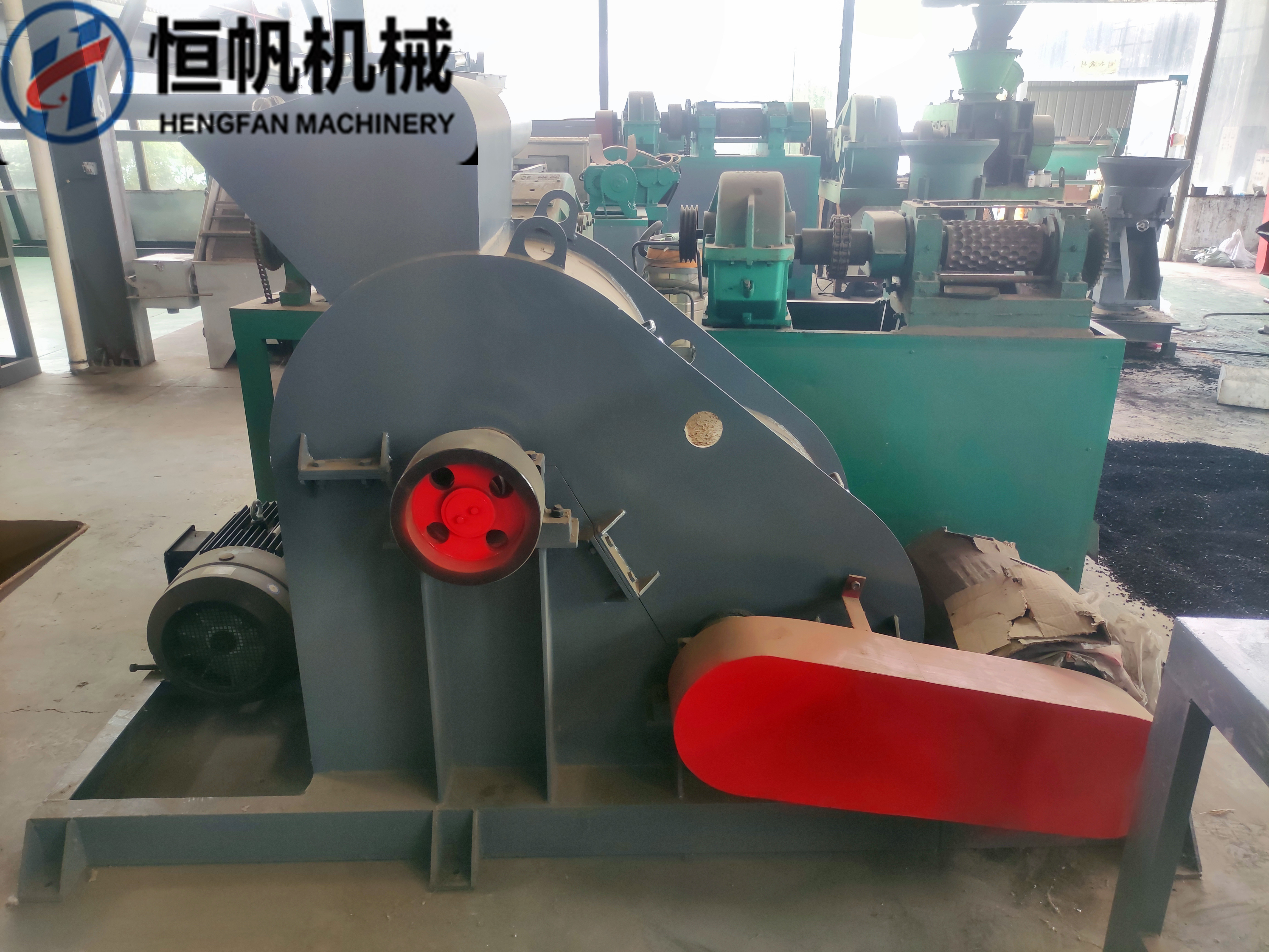 翻堆機(jī)與其他類型機(jī)如“打翻機(jī)”、 “攪拌機(jī)”、“螺旋翻攪機(jī)”等相比具有顯著特點(diǎn)(圖1)
